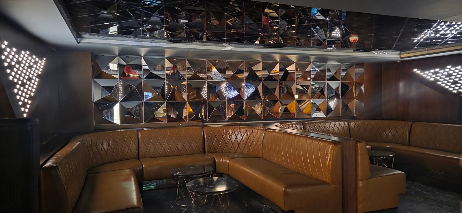 3d glass wall mirror diamond — Lighting fixtures in Islamabad | Voltedge Lighting