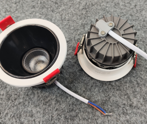Led deep recessed cob spotlight