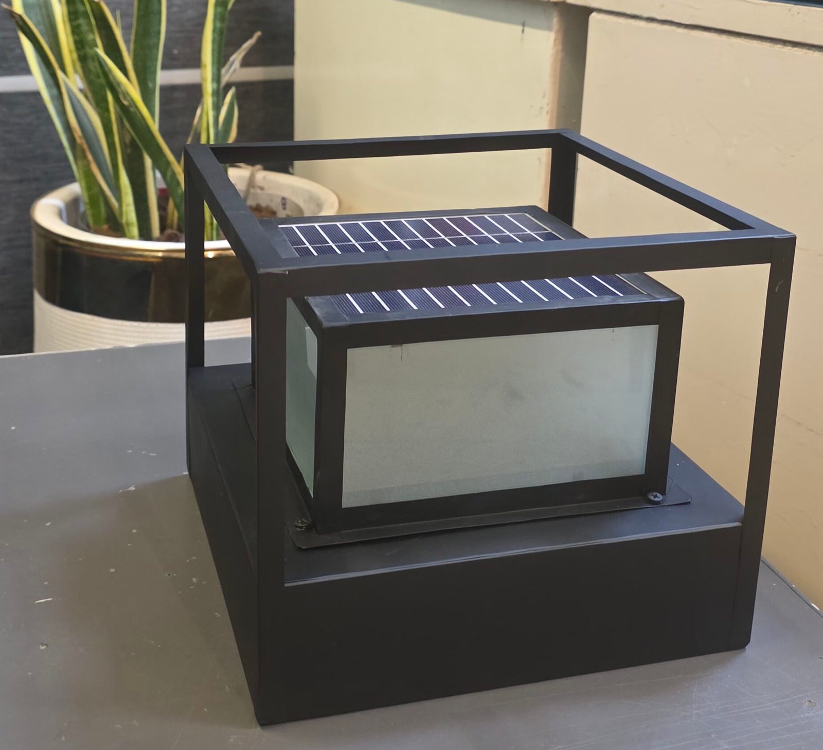 Solar plus electric Led gate/pillar light — Gate and pillar lights in Islamabad | Voltedge Lighting